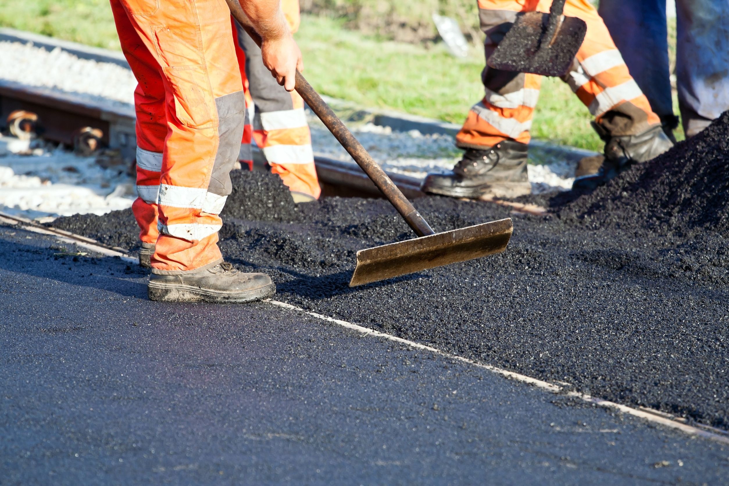 Why Choose a Commercial Concrete Contractor in Knoxville, TN for Your Project Needs