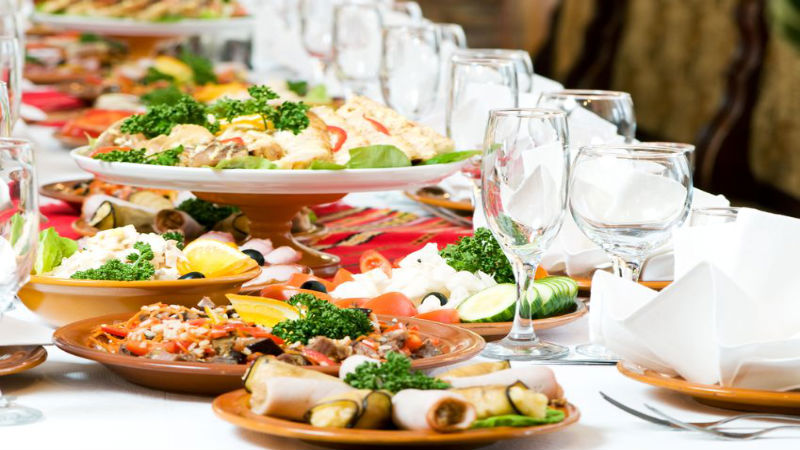 Unwind with friends over local flavors at Plainview Restaurants in your neighborhood