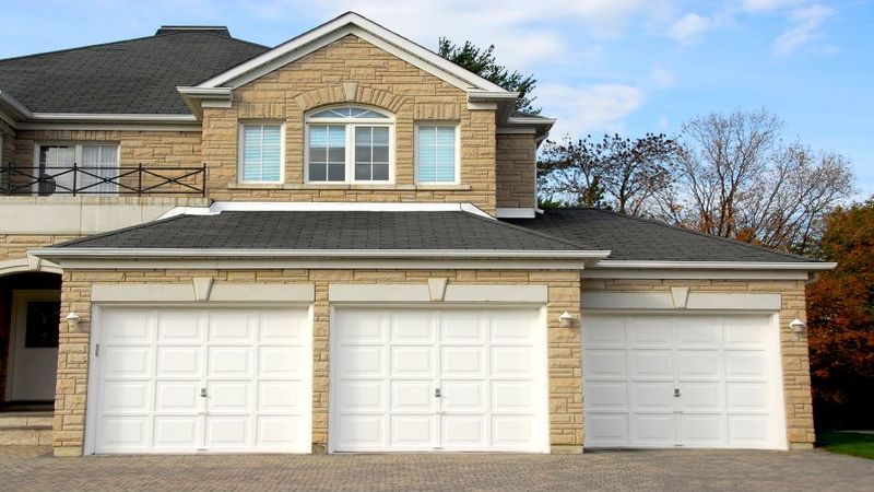 Potential Costs for Garage Door Repair Service in Sanford, FL