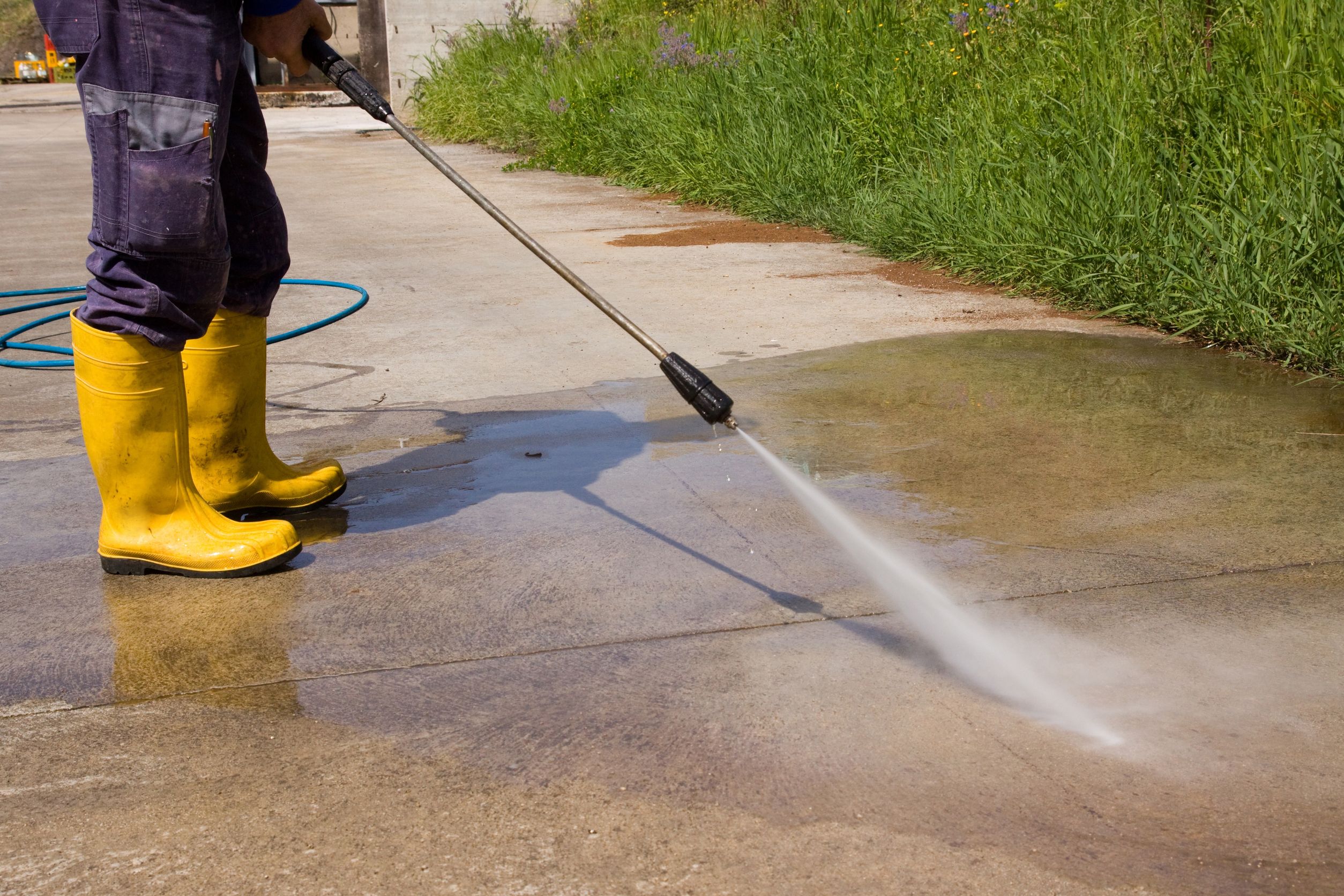 You Can Hire a Company That Does Roof Cleaning in Melbourne, FL