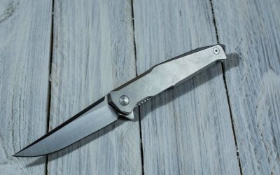 Essential Safety Tips When Using Microtech Automatic Knives in the United States
